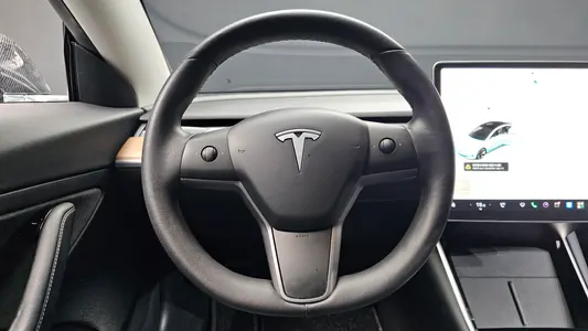 Tesla 3 RWD 2020 13