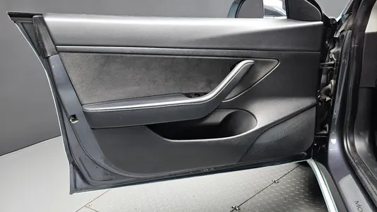 Tesla 3 RWD 2020 24