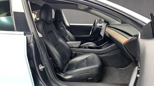 Tesla 3 RWD 2020 26