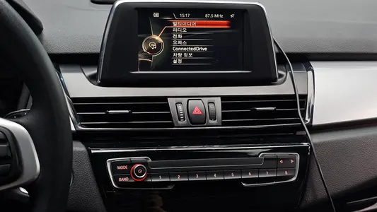 BMW 2 Series Tourer (F45) 2017 13