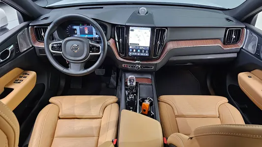Volvo XC60 2 T8 2025 7