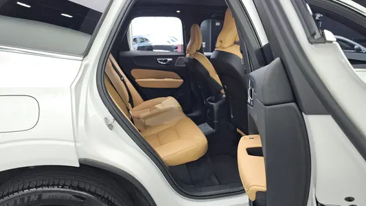 Volvo XC60 2 T8 2025 12