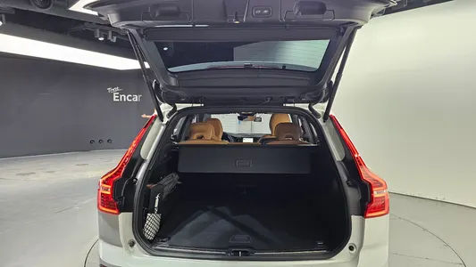 Volvo XC60 2 T8 2025 20