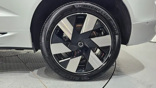 Volvo XC60 2 T8 2025 22
