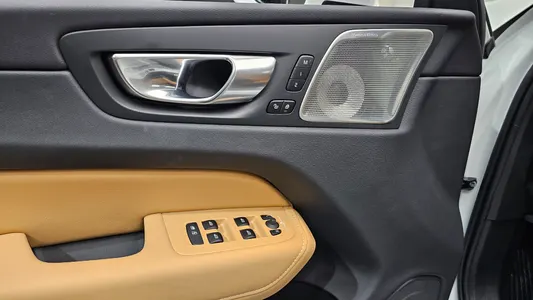 Volvo XC60 2 T8 2025 29