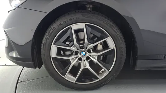 BMW 5 Series (G60) 530i xDrive 2023 5