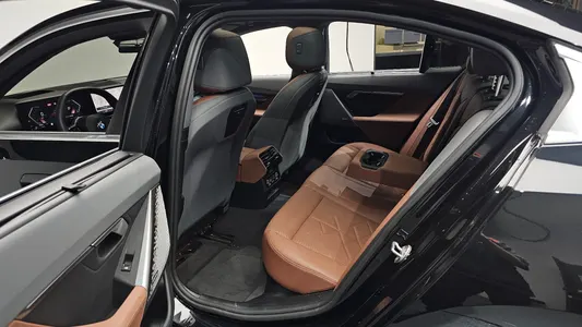 BMW 5 Series (G60) 530i xDrive 2023 12