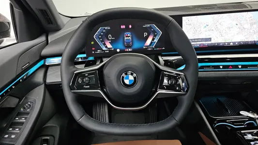 BMW 5 Series (G60) 530i xDrive 2023 13