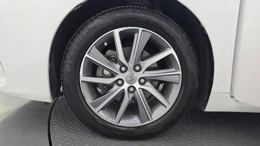 Lexus ES300h 2017 5