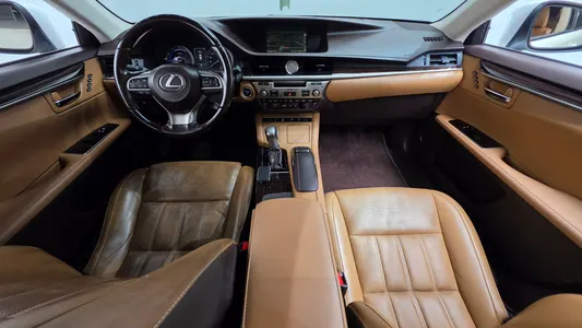 Lexus ES300h 2017 7