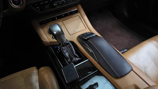 Lexus ES300h 2017 9