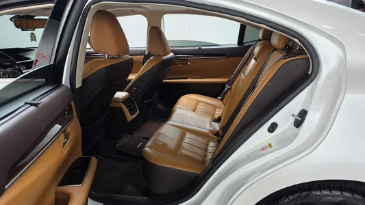 Lexus ES300h 2017 12