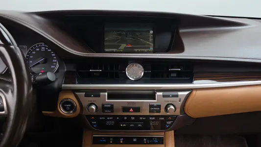 Lexus ES300h 2017 13