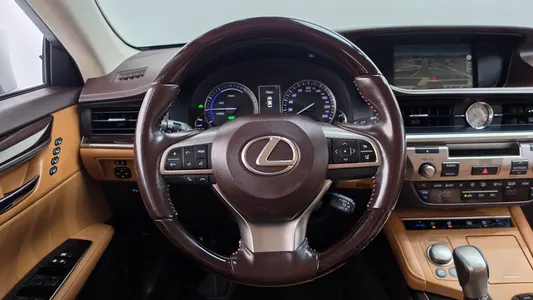 Lexus ES300h 2017 14