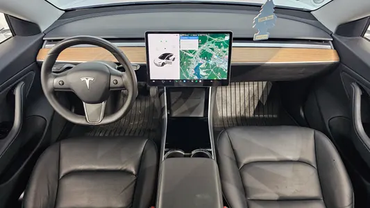 Tesla 3 AWD 2020 7