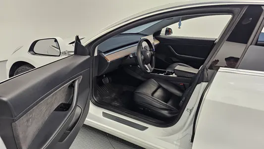 Tesla 3 AWD 2020 10