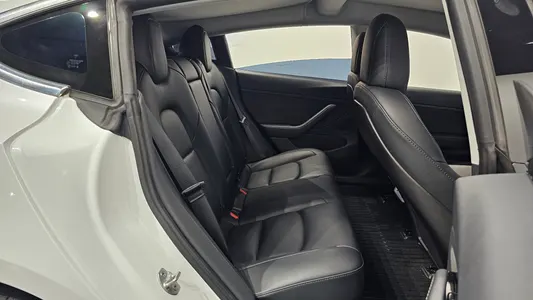 Tesla 3 AWD 2020 27