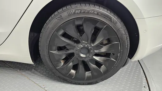 Tesla 3 AWD 2020 22