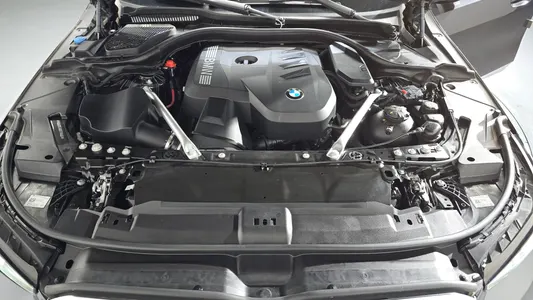 BMW 5 Series (G60) 520i 2023 6