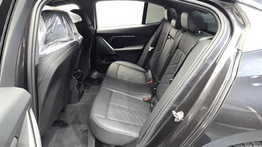 BMW 5 Series (G60) 520i 2023 11