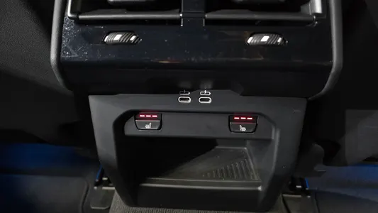 BMW 5 Series (G60) 520i 2023 12
