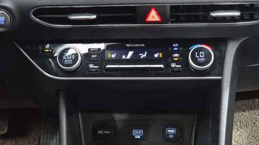 Hyundai (DN8) 2.0 LPG() 2019 15