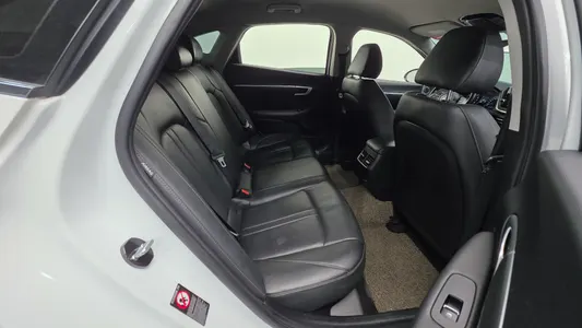 Hyundai (DN8) 2.0 LPG() 2019 19