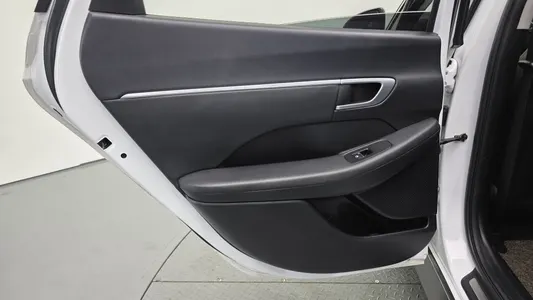 Hyundai (DN8) 2.0 LPG() 2019 25