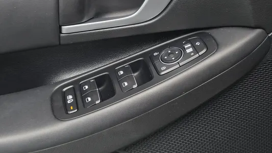 Hyundai (DN8) 2.0 LPG() 2019 26