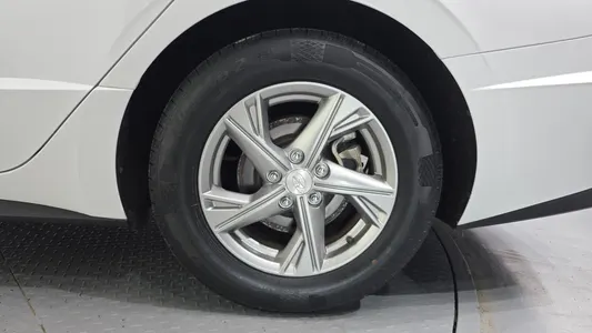 Hyundai (DN8) 2.0 LPG() 2019 21
