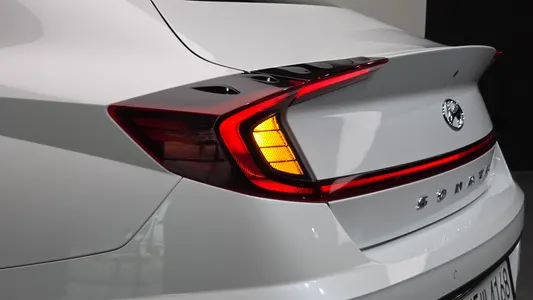 Hyundai (DN8) 2.0 LPG() 2019 23