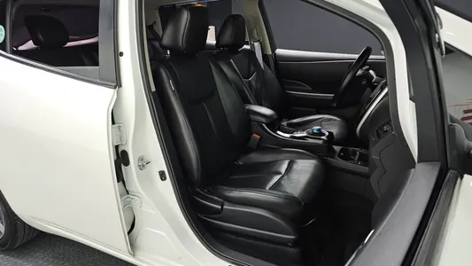 Nissan 리프 EV 2015 12