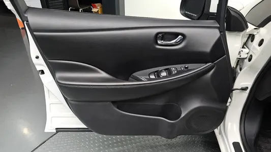 Nissan 리프 EV 2015 24