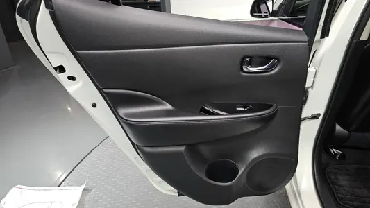 Nissan 리프 EV 2015 25