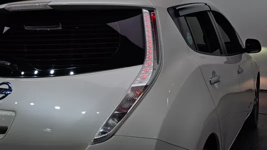 Nissan 리프 EV 2015 23