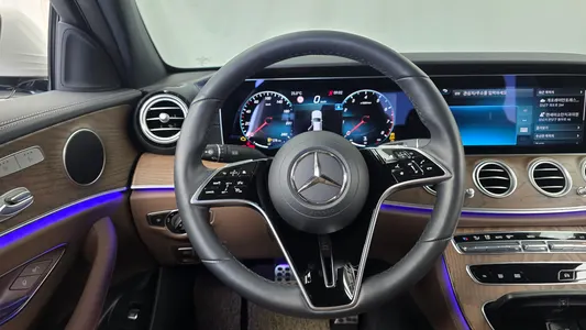 Mercedes-Benz E-Class W213 E250 2022 13