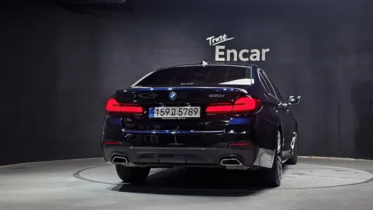 BMW 5 Series (G30) 520i M 2023 4