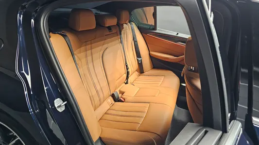 BMW 5 Series (G30) 520i M 2023 11