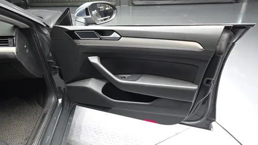 Volkswagen 아테온 2.0 TDI 2018 24