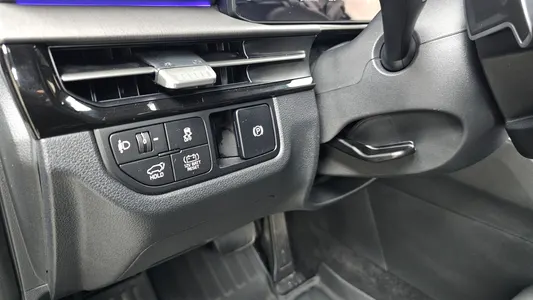 Kia 5 HEV 1.6 4WD 2025 19