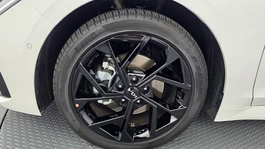 Kia K5 3 2025 5