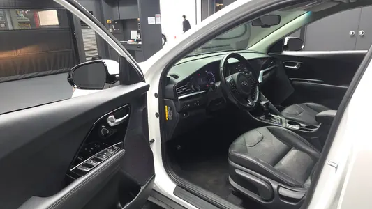 Kia 니로 1.6 HEV 2020 10