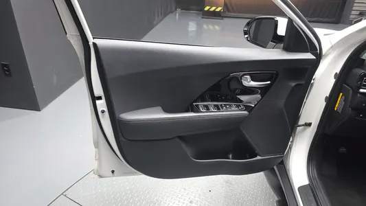 Kia 니로 1.6 HEV 2020 24