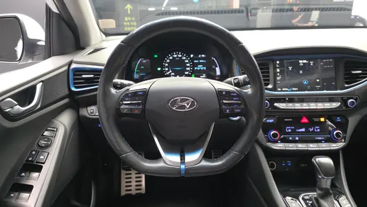 Hyundai 아이오닉 하이브리드 Q 2016 13