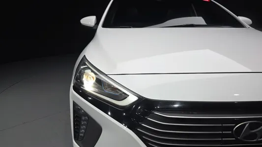 Hyundai 아이오닉 하이브리드 Q 2016 22