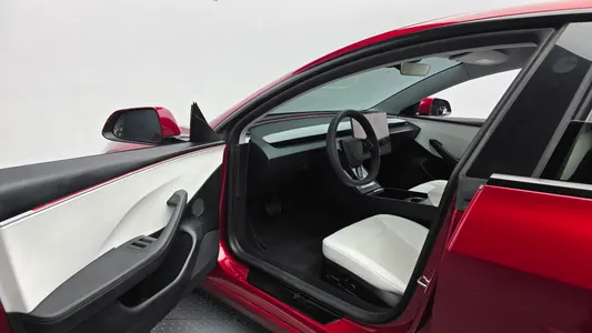 Tesla 3 AWD 2024 10