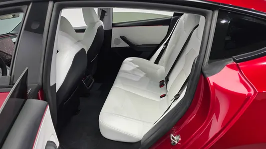 Tesla 3 AWD 2024 26