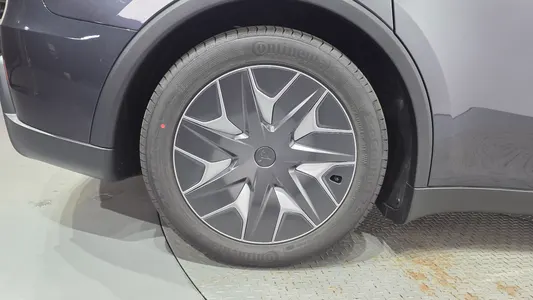 Tesla Y L AWD 2026 5