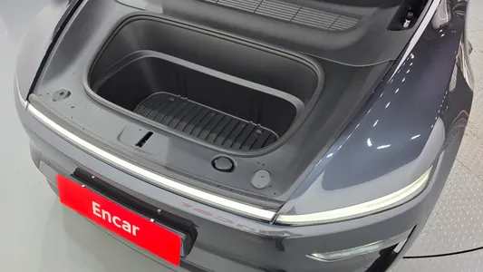 Tesla Y L AWD 2026 6