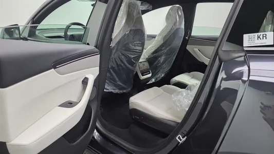 Tesla Y L AWD 2026 12